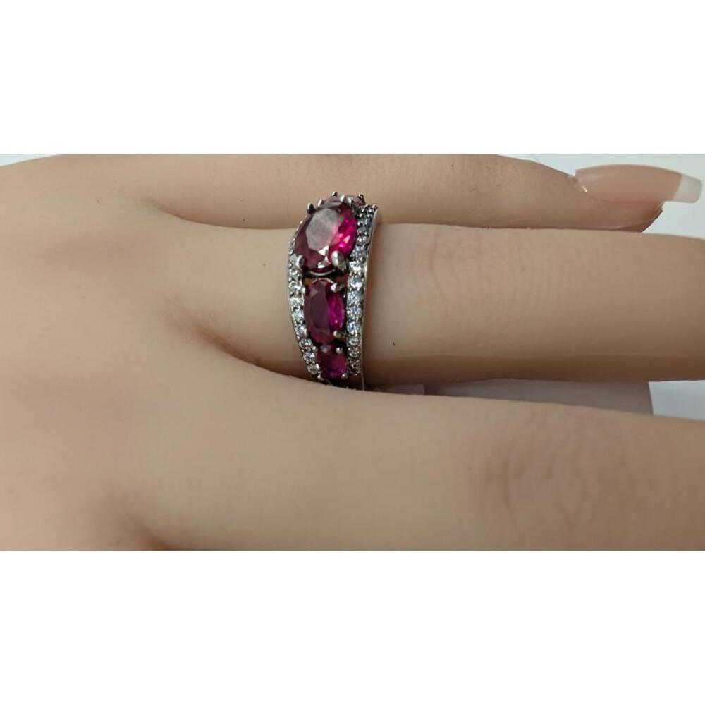 Elegant Women's Ring with Red and Clear Stones Size 7 - Picture 5 of 9
